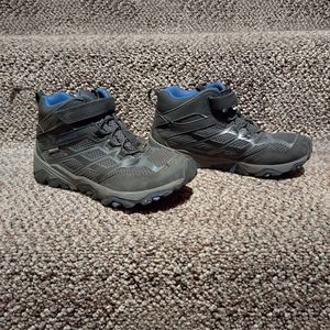 Kids Merrell Moab waterproof boots size 3